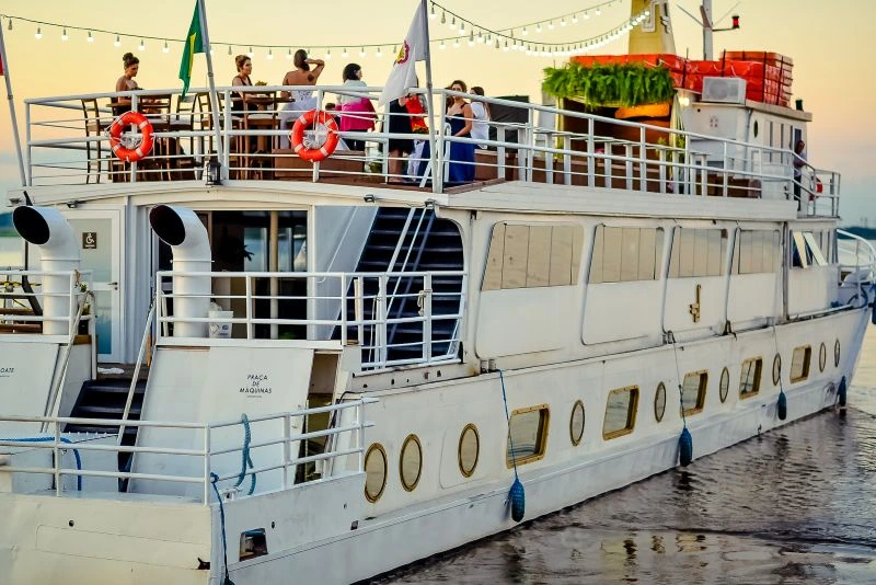 Barco Cisne Branco I Ingresso — Navegando pelo Guaíba